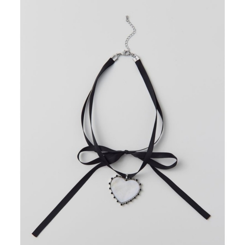 Urban Outfitters Rhinestone Heart Ribbon Necklace - Picture 2 of 2